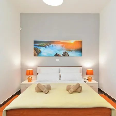 Sleeps 12 Pool Air Con Wifi *